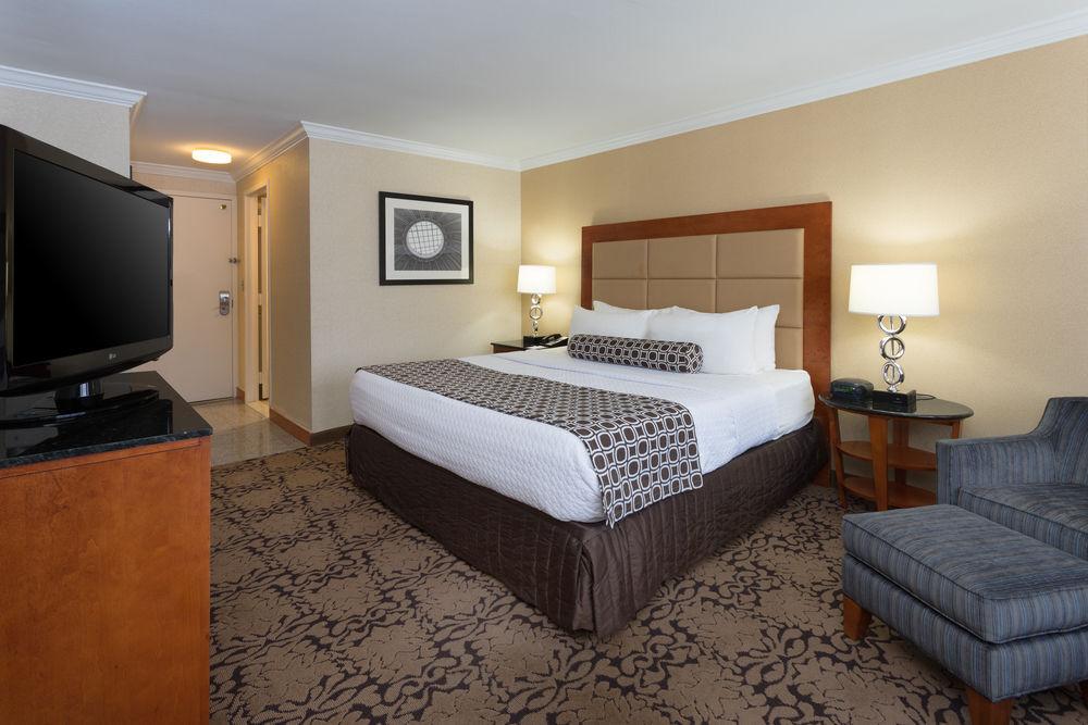 Delta Hotels By Marriott Richmond Downtown Esterno foto