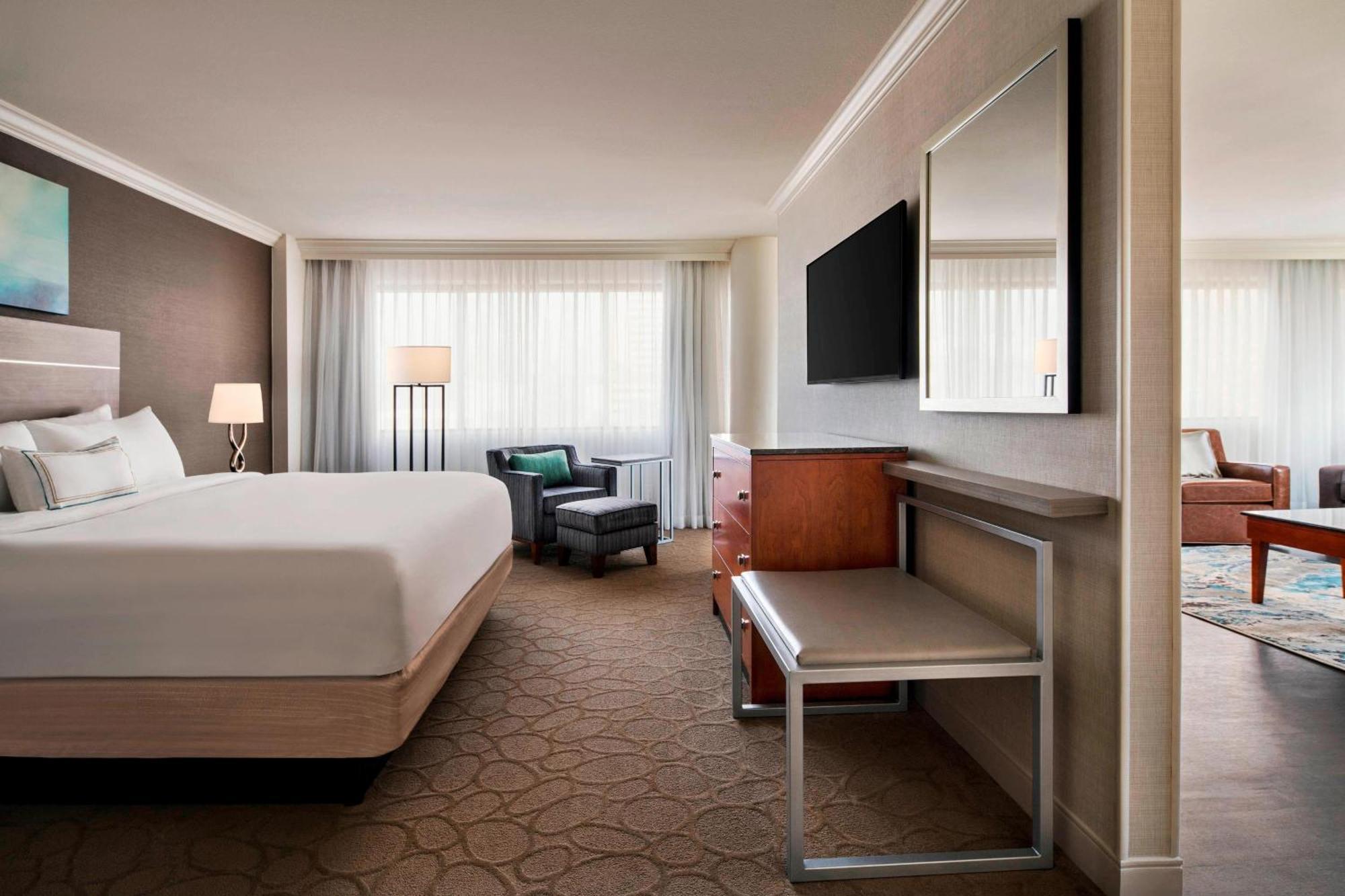Delta Hotels By Marriott Richmond Downtown Esterno foto