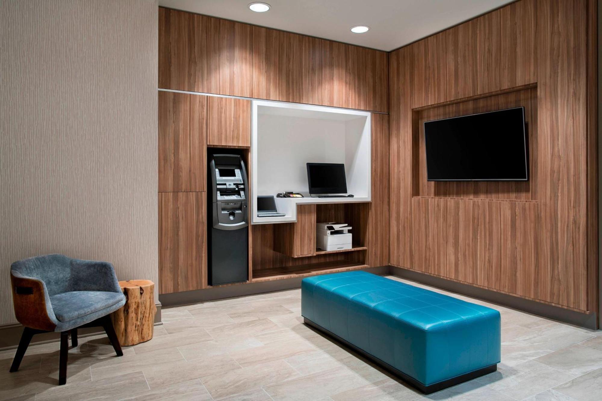 Delta Hotels By Marriott Richmond Downtown Esterno foto