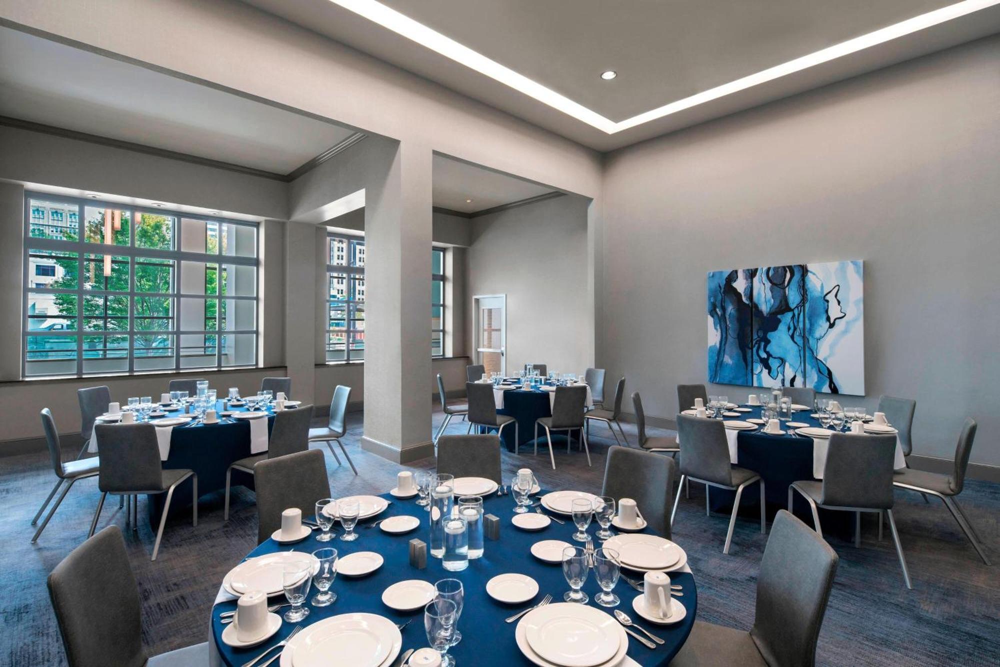 Delta Hotels By Marriott Richmond Downtown Esterno foto