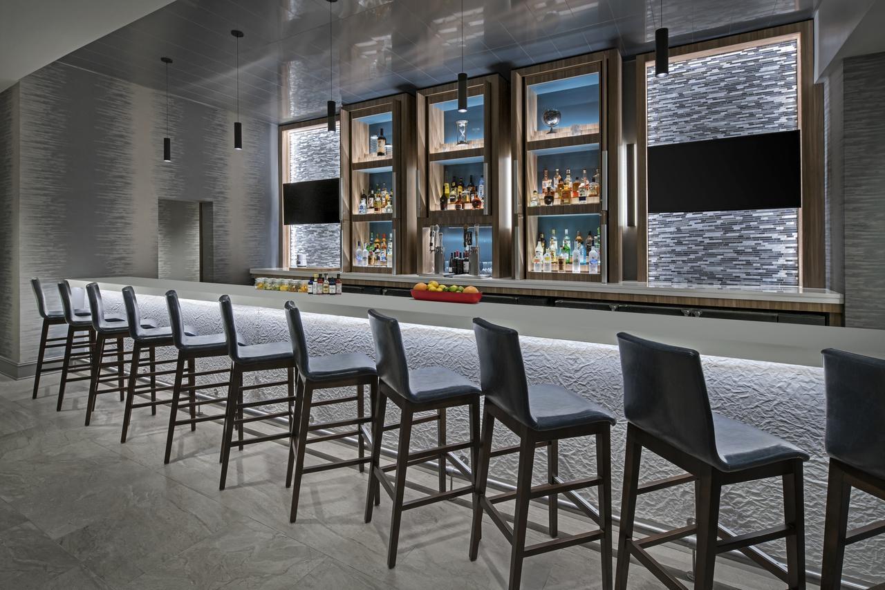 Delta Hotels By Marriott Richmond Downtown Esterno foto
