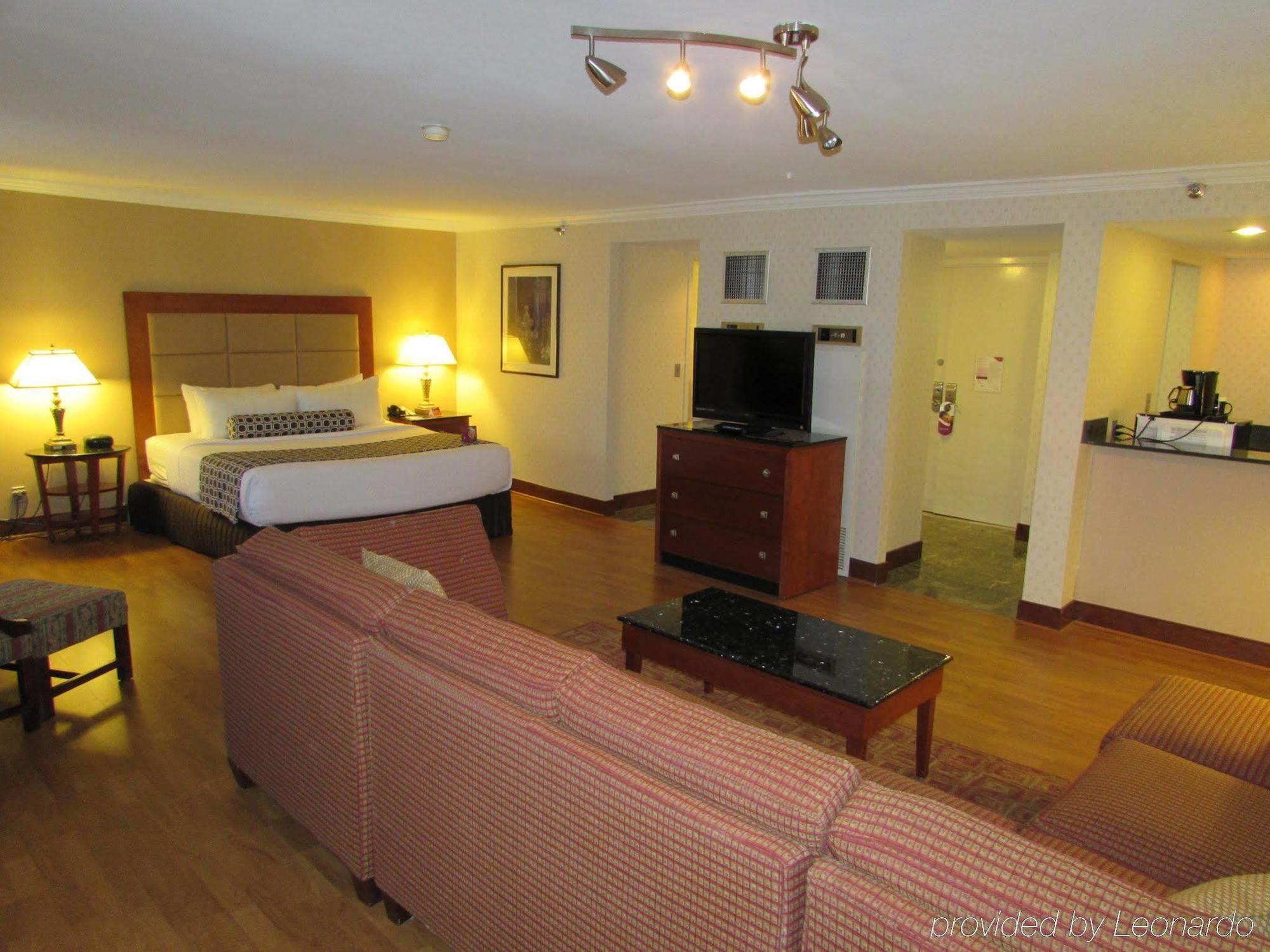 Delta Hotels By Marriott Richmond Downtown Esterno foto