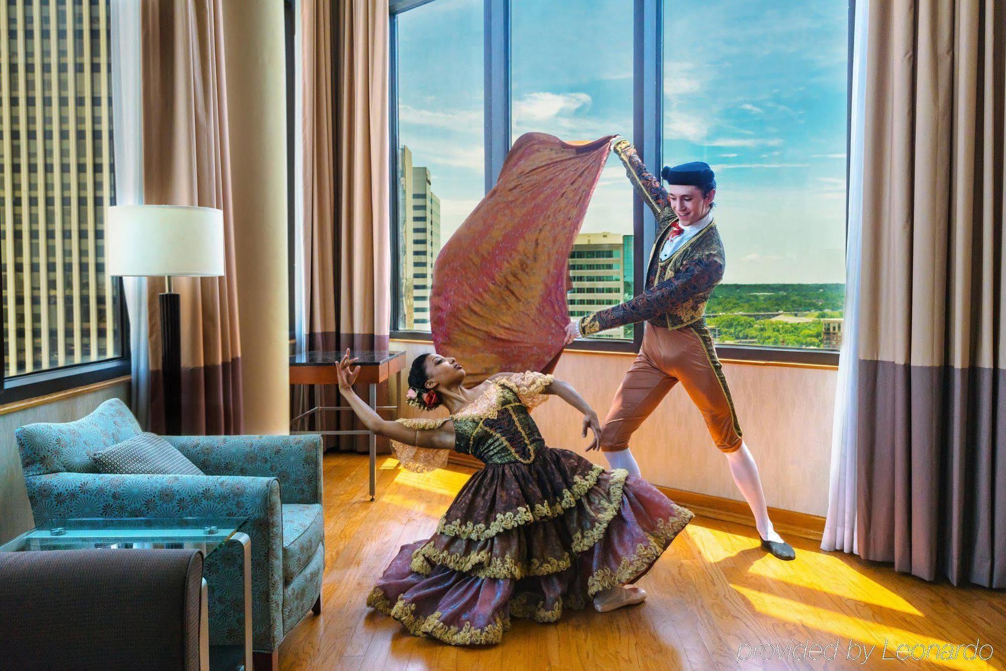 Delta Hotels By Marriott Richmond Downtown Esterno foto