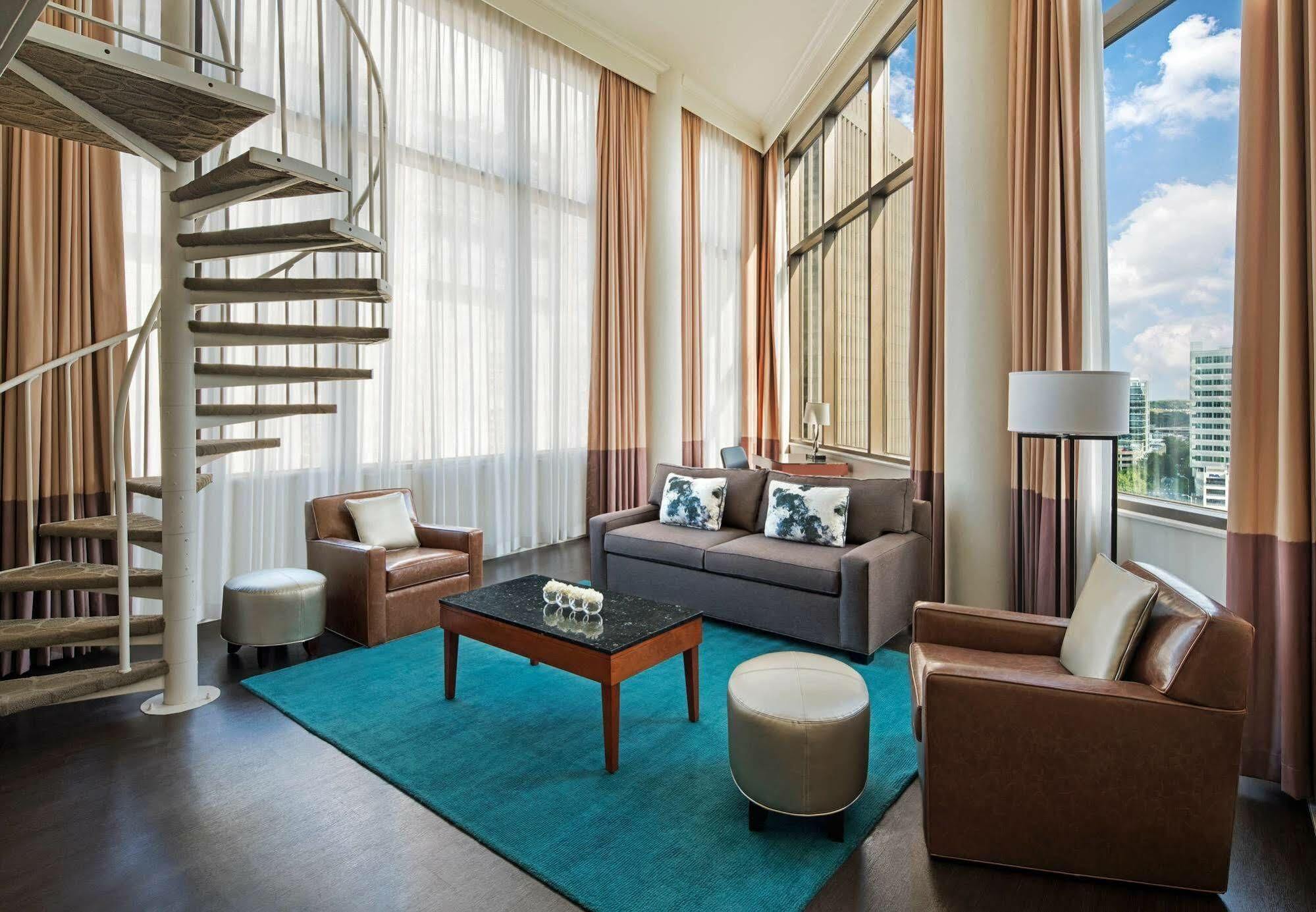 Delta Hotels By Marriott Richmond Downtown Esterno foto