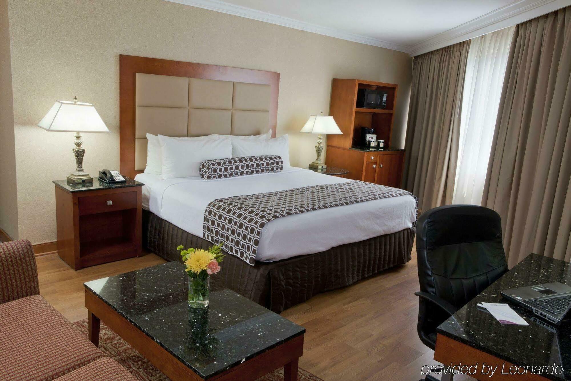 Delta Hotels By Marriott Richmond Downtown Esterno foto