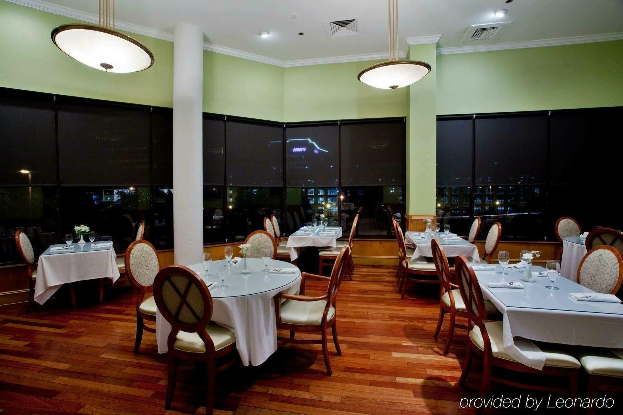 Delta Hotels By Marriott Richmond Downtown Esterno foto